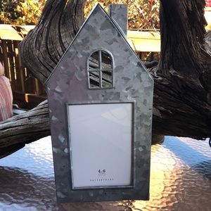 Pottery Barn large galvanized picture frame for 4 x 6 picture. NWOT
